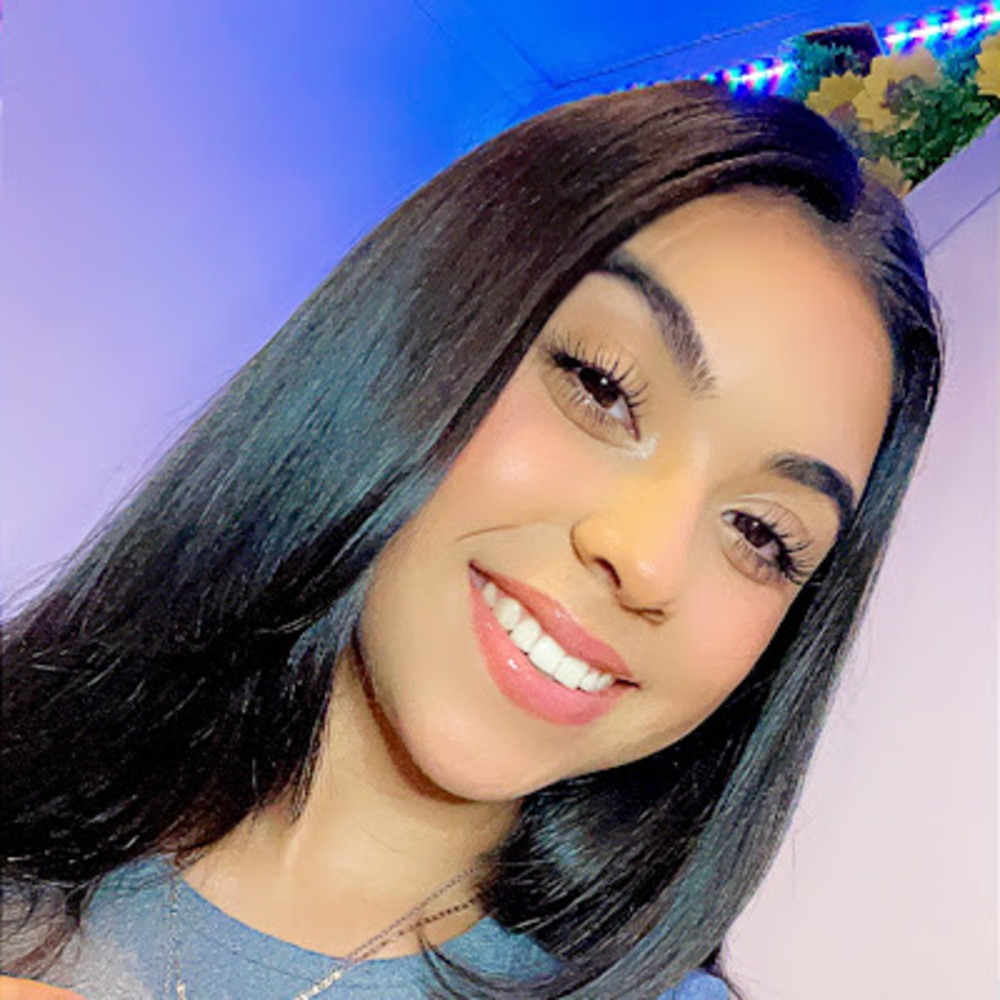 Meet your Posher, Yarelis